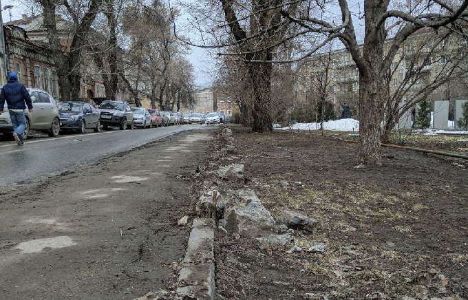 Сквер Первой учительницы огородят аналогичным украденному забором