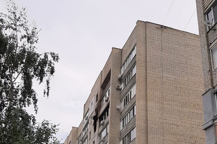 В Саратове из горящей девятиэтажки эвакуировали 26 жильцов