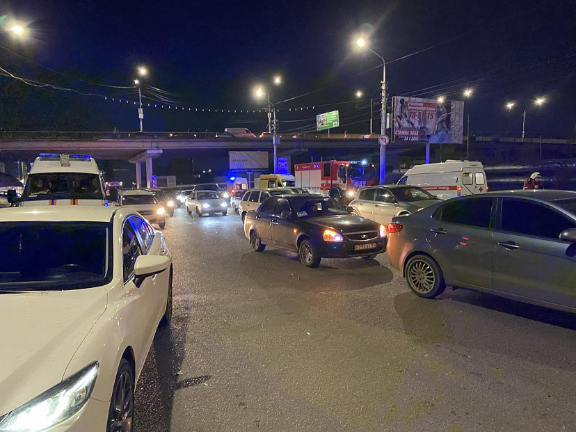 Виновника аварии с 8 автомобилями на Шехурдина ждет суд