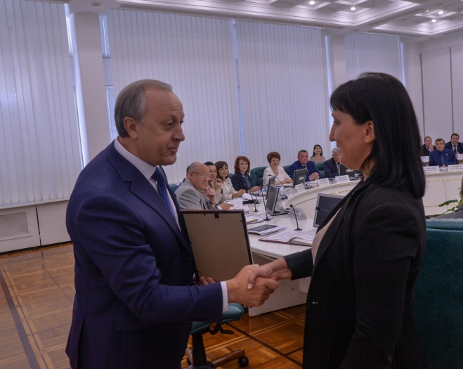 Губернатор отметил работу режиссера фестиваля «Роза ветров»