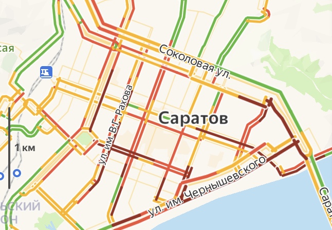 Жители Саратова проводят вечер пятницы в 9-балльных пробках