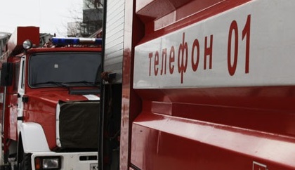 При возгорании вагончика пострадали 2 мужчин