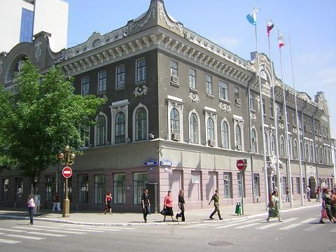 В саду Радищева обещают высадить четырехметровые ели 