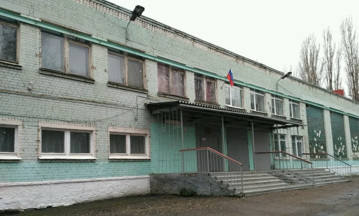 Девочка травмировалась на школьной горке в Саратове