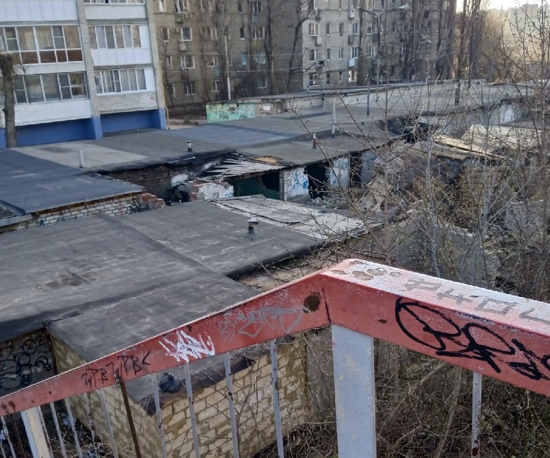 В Саратове чиновники пообещали снести опасные гаражи