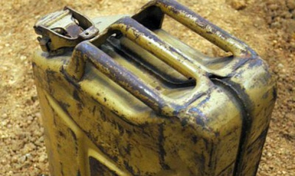 В автомобиле железнодорожника нашли 200 литров похищенного дизтоплива 