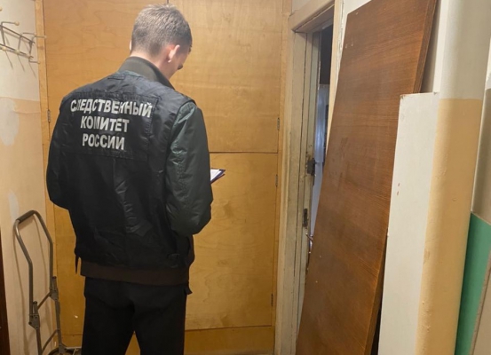 В Саратове дебошир ударил полицейского ножом в лицо