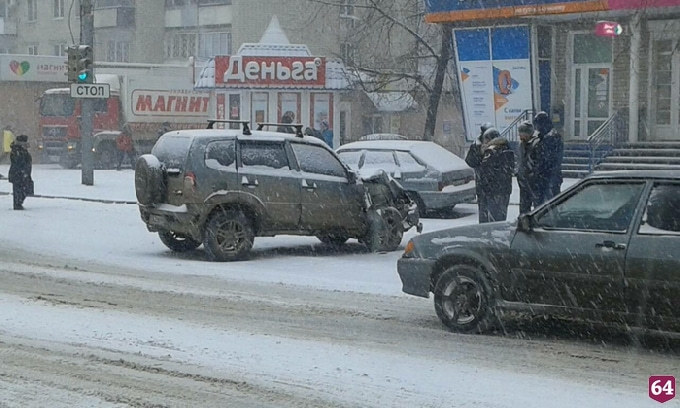 ДТП с внедорожником спровоцировало пробку в Заводском районе