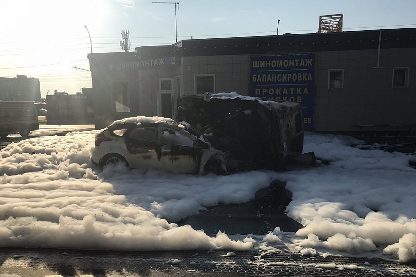 В столкновении с УАЗом в Саратове ранены трое