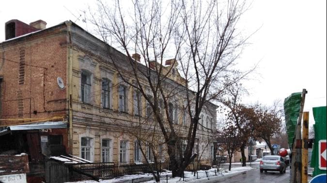 Подвал дома без воды в центре Саратова откроют с полицией