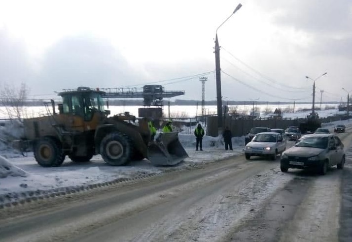 В аварии с трактором под Саратовом пострадала 5-летняя девочка