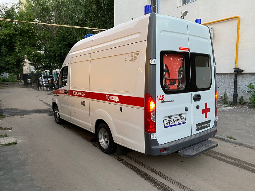 В Саратове после конфликта в магазине избили водителя скорой