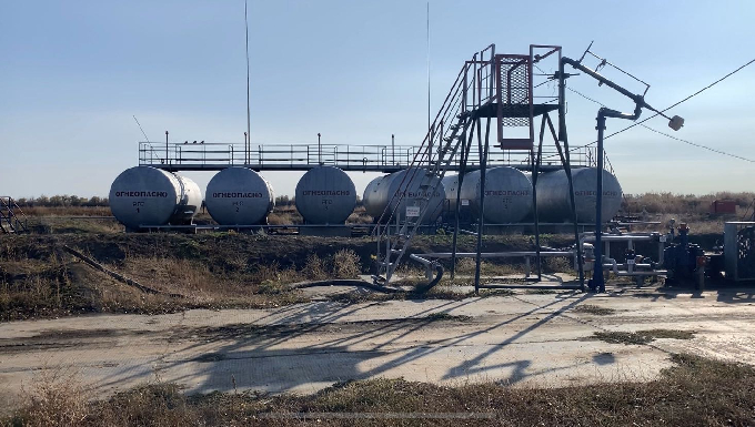 Саратовские приставы арестовали за долги цистерны нефтедобывающей компании