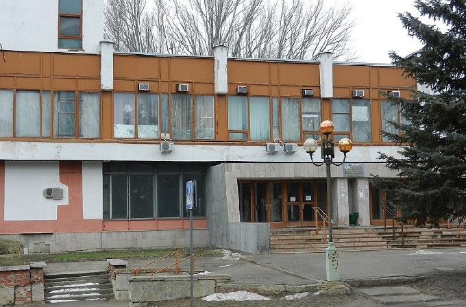 На заводе «Контакт» прессом раздавило мужчину