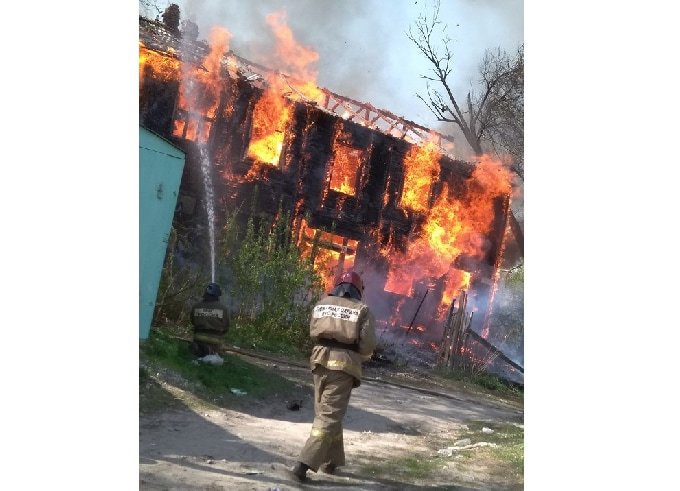 В Заводском районе горел очередной расселенный дом