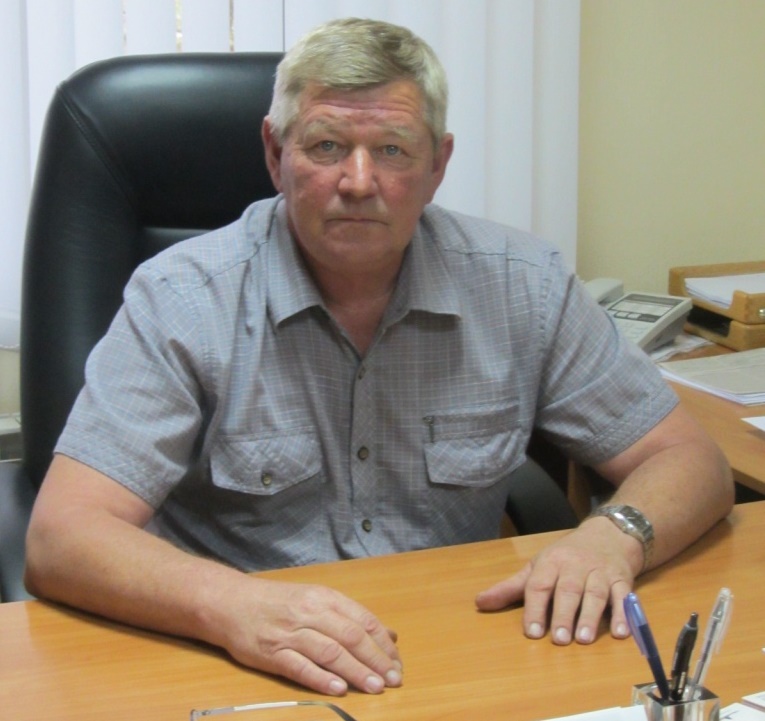 Саратовский чиновник передал автомобиль для сельских жителей с COVID-19 