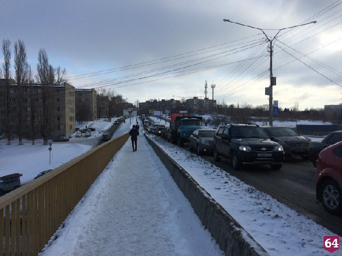 На Технической случился транспортный коллапс из-за тройного ДТП 