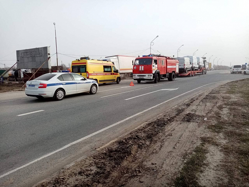 Озвучены подробности массовой аварии с автовозом под Саратовом