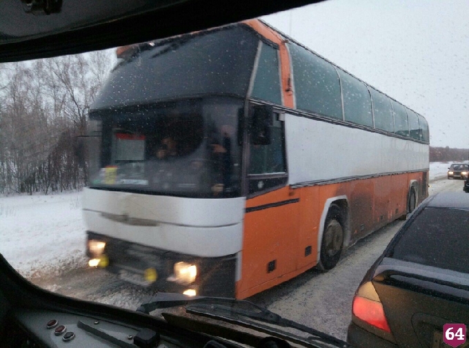 Попавшие в затор на трассе юниоры «Кристалла» вернулись в Саратов