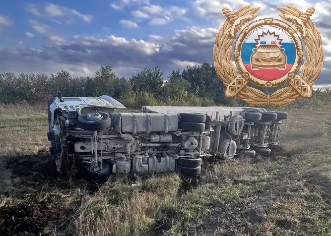 Молодой мужчина покалечился в ДТП с грузовиком на саратовской трассе