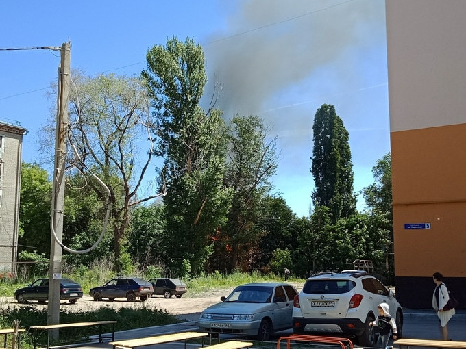 В Саратове сгорел двухэтажный расселенный дом