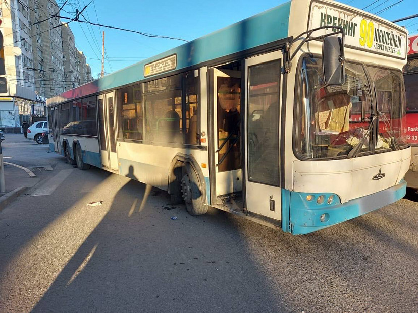Водителя автобуса осудят за смерть пенсионера после ДТП у Главпочтамта