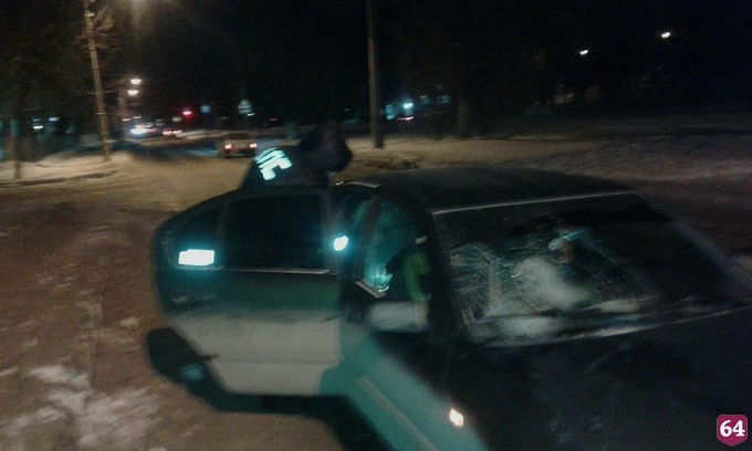 В Саратове водитель сбил пьяную женщину