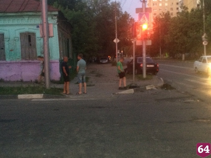 В Саратове 3 человека пострадали в ДТП с иномаркой 
