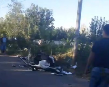 В Саратове при столкновении со столбом погиб водитель иномарки
