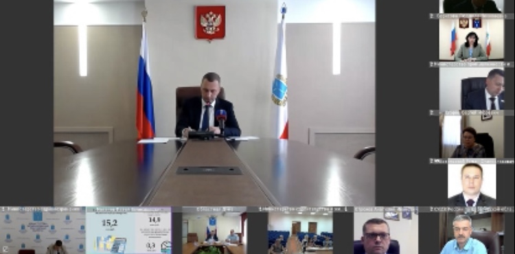Бусаргин попросил не тянуть с выдачей жилья нуждающимся