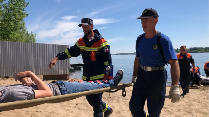 В Затоне спасли «утопающих» и ликвидировали «нефтяное пятно»