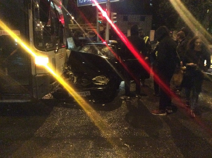 В Саратове 2 девушки пострадали в ДТП с автобусом