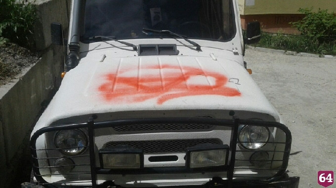 В Саратове вандалы изуродовали 20 автомобилей в «Лесной Республике»