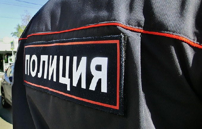 Полицейский напугал бизнесменов проверкой и похитил 300 тысяч рублей