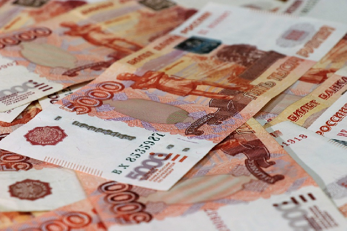 Мужчина дал инспектору ГИБДД взятку за иностранных приятелей