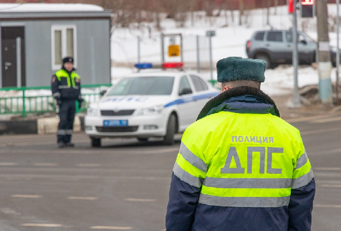Мужчина переоделся в инспектора ГИБДД для угона иномарки 
