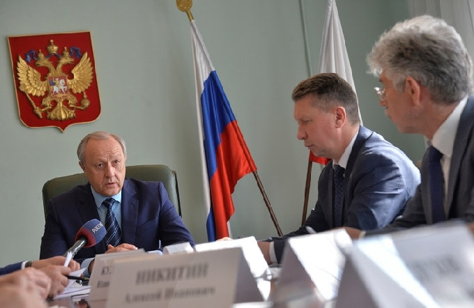 Губернатор предложил ввести квоты на топливо 