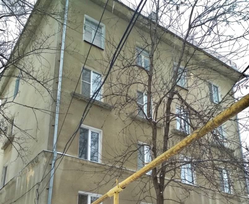 В Саратове 46-летний мужчина пострадал при сходе снега с крыши