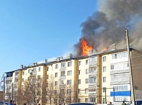 Губернатор поручил помочь жильцам сгоревшей пятиэтажки под Саратовом