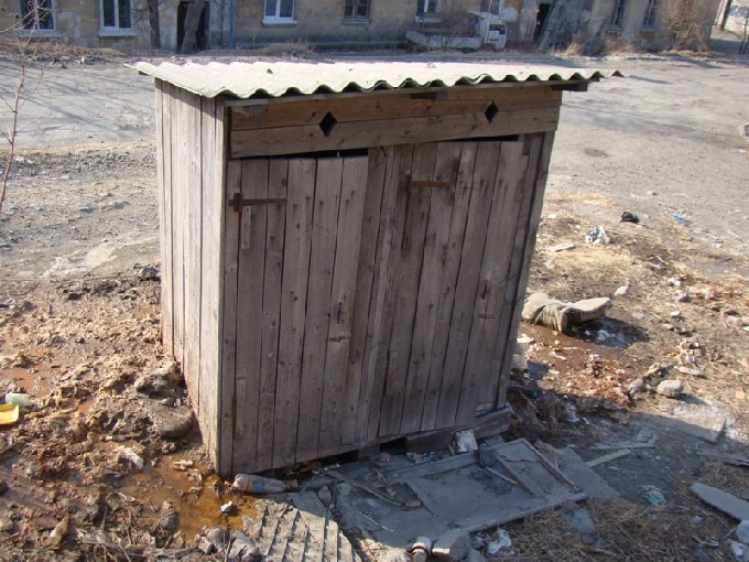 Пожарные выезжали на тушение туалета