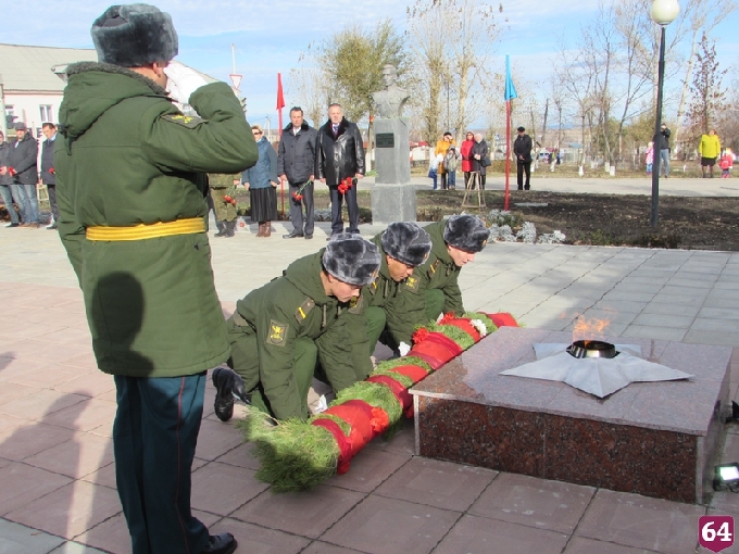 Вечный огонь из Вольска в Шиханы доставил БТР