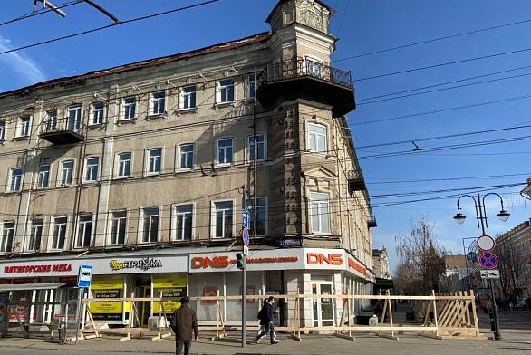 Суд обязал собственников заняться реконструкцией «России» 