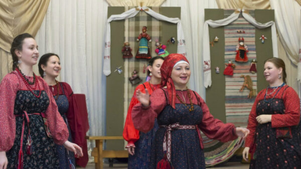 В Саратове устроят дефиле ста народных костюмов