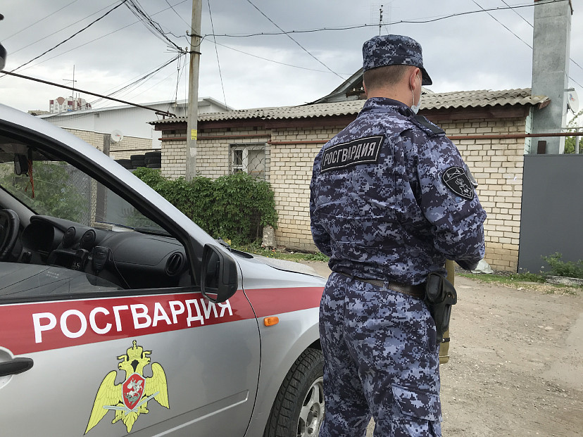 В Саратове росгвардейцы по приметам поймали 22-летнего грабителя