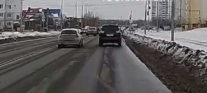 Обнародовано видео ДТП с тремя пострадавшими в Саратове