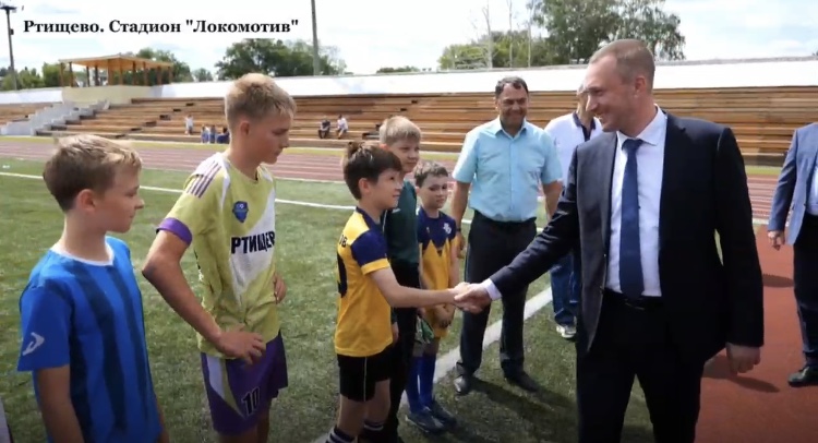 Роман Бусаргин потребовал найти тренеров для детей