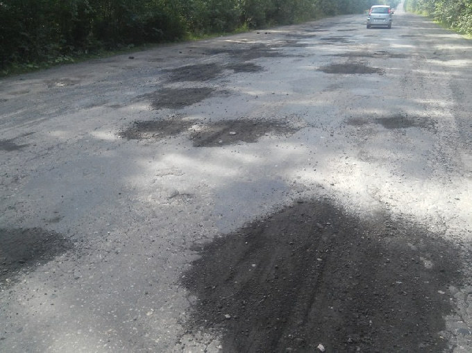 На дорогах Саратовской агломерации ликвидировали 61 аварийный участок