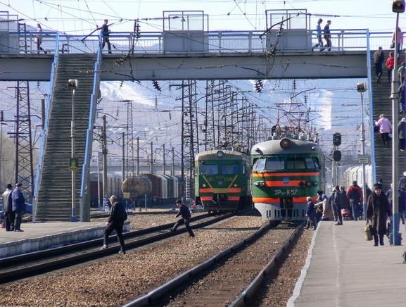 Родителей накажут за прогулку детей по железной дороге
