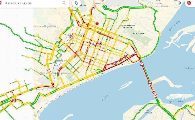 Движение на мосту «Саратов-Энгельс» тормозят 3 ДТП