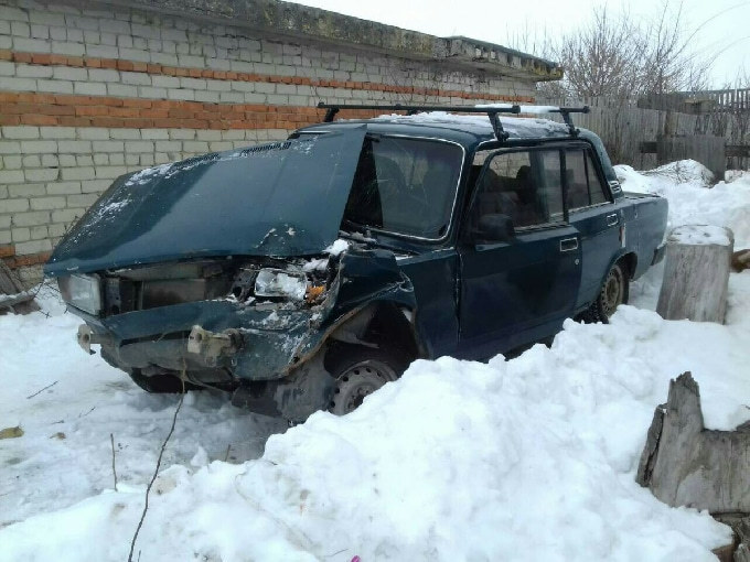 Под Саратовом ребенок пострадал при таране пьяным водителем дерева 